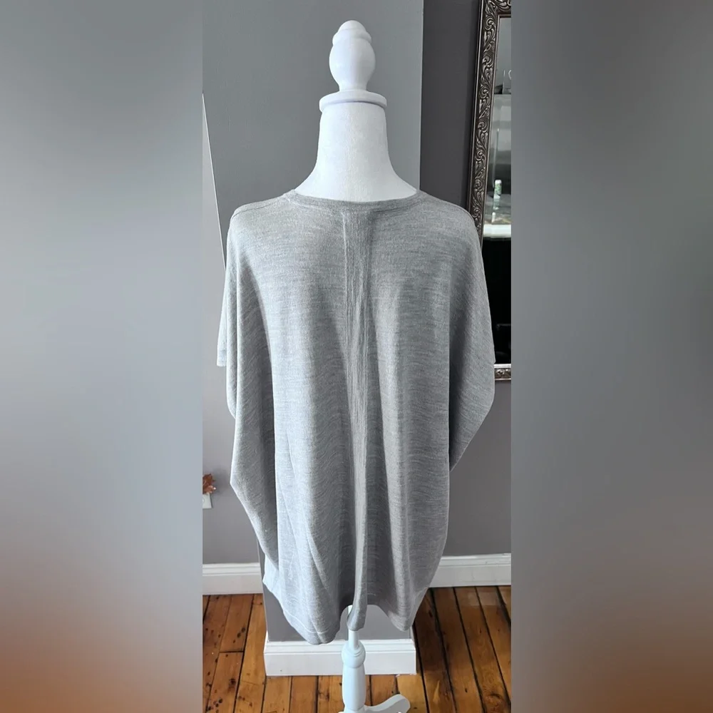 Kinross OS Merino Wool | Silk V-Neck Popover Sweater - Picture 2 of 8